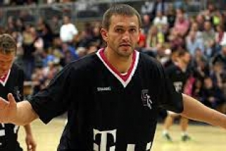 T.Klimavičius buvo rezultatyviausias savo ekipoje, bet "Telekom Baskets" neprilygo varžovams